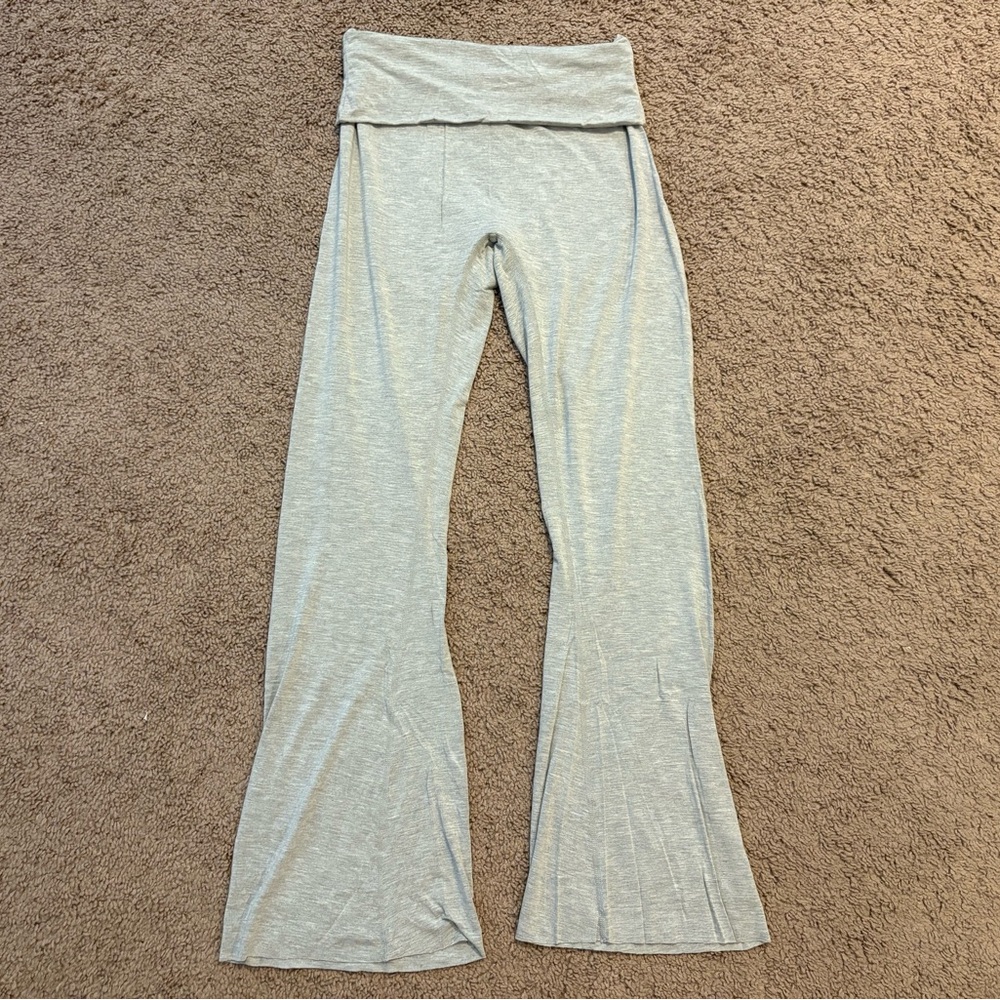 NVGTN Daydream flare leggings **read description**